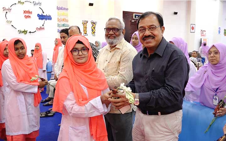 যশোর আদ্-দ্বীন সকিনা মেডিকেল কলেজের ১ম বর্ষের দেশি-বিদেশী  ছাত্রীদের ফ্রেশার রিসিপশন ও অনার্সপ্রাপ্তদের সংবর্ধনা